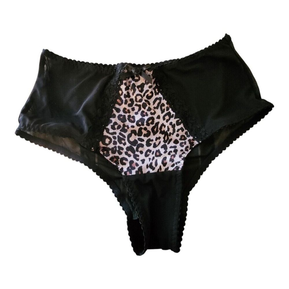 Victorias Secret Very Sexy Underwear Bikini Panty Size Small NWOT Animal Print